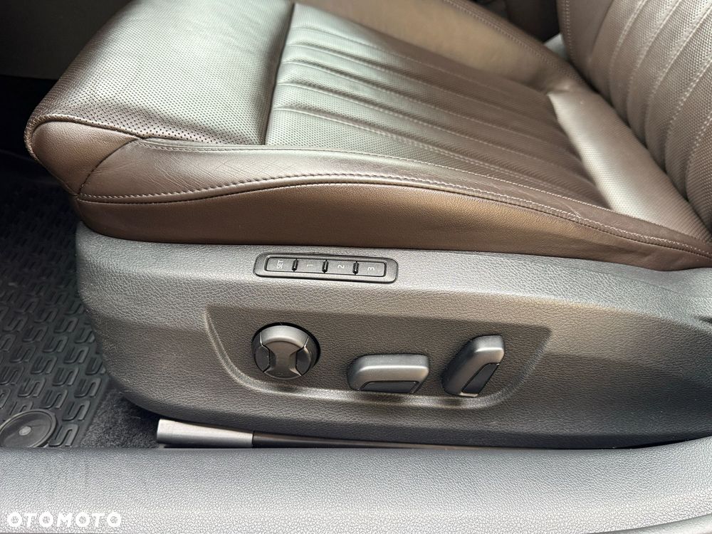 Skoda Superb 2.0 TDI 4x4 DSG L&K - 23