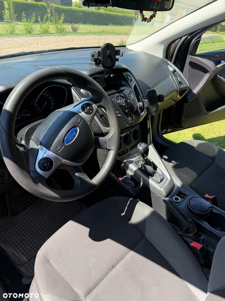 Ford Focus 1.6 Ambiente - 17