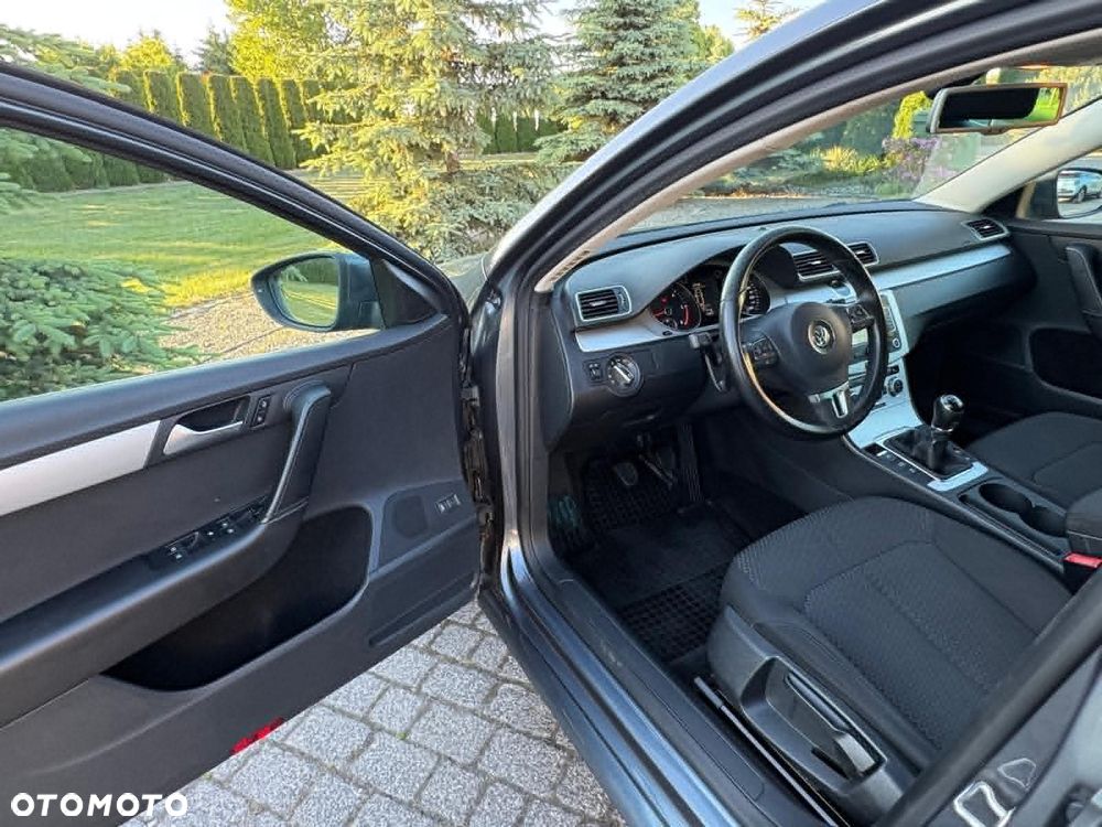 Volkswagen Passat - 26