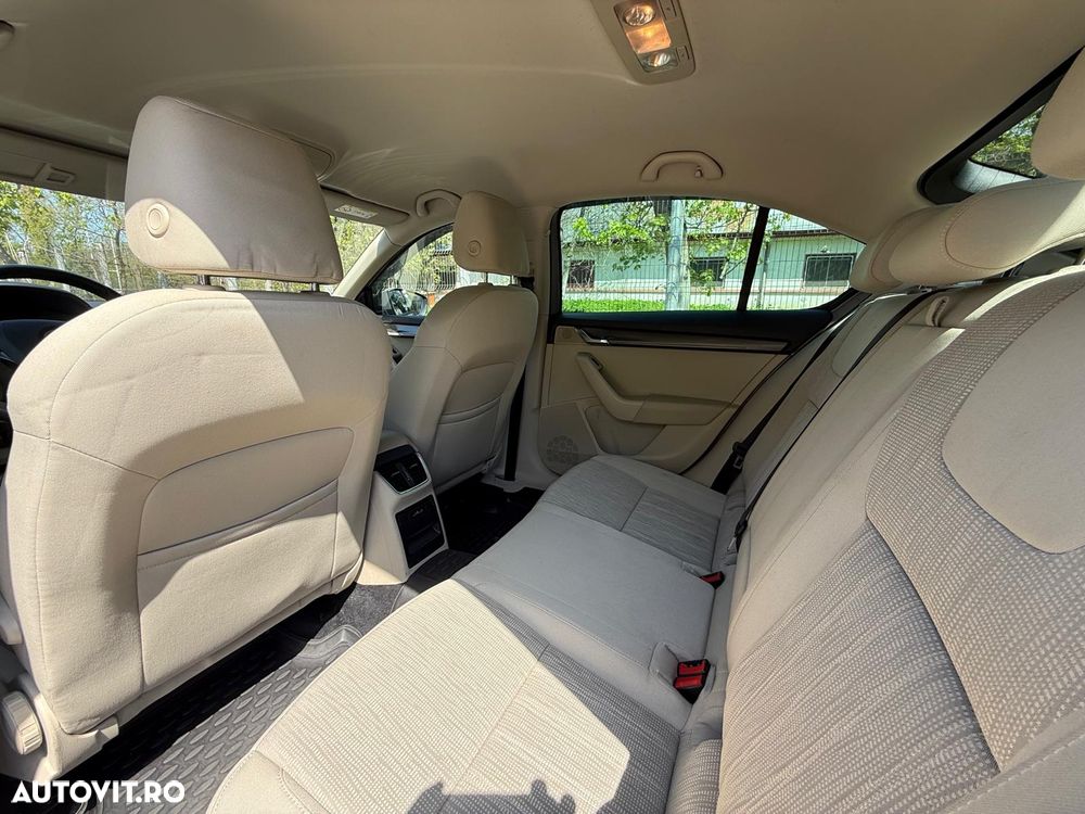 Skoda Octavia 1.6 TDI DSG Style - 15