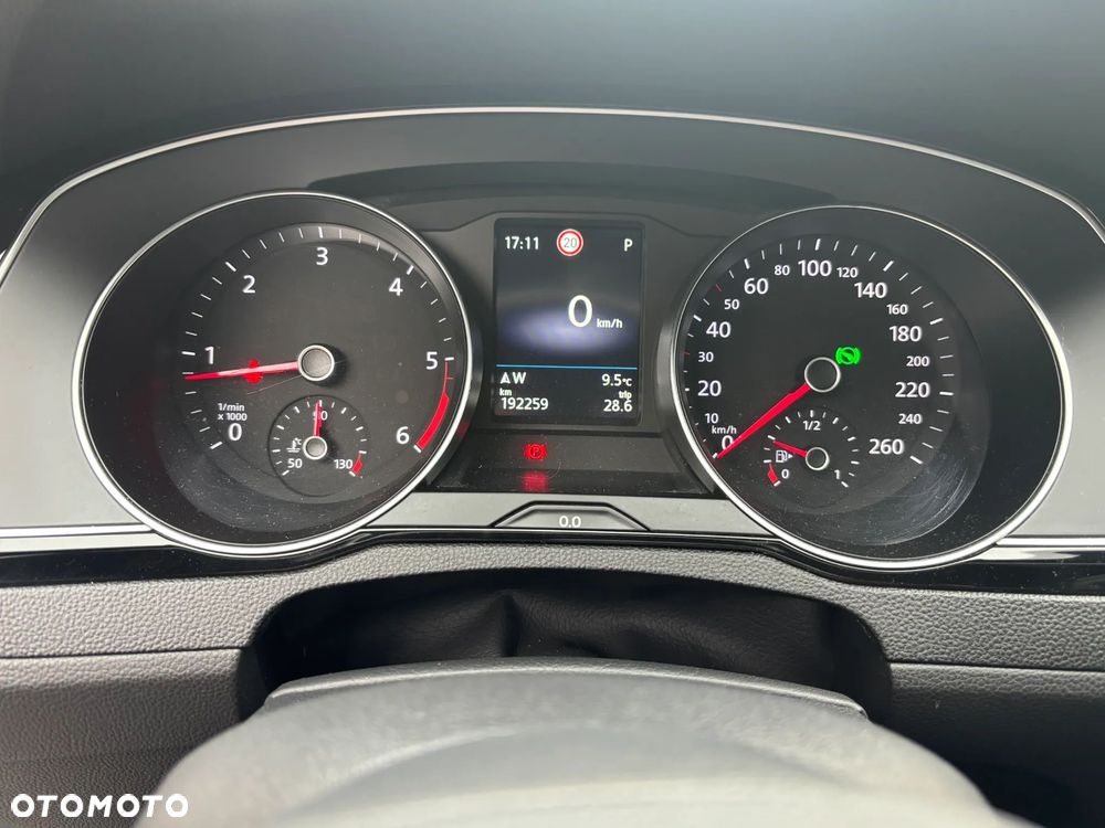 Volkswagen Passat 2.0 TDI SCR DSG Elegance - 28