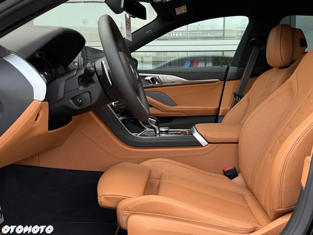 BMW Seria 8 - 16