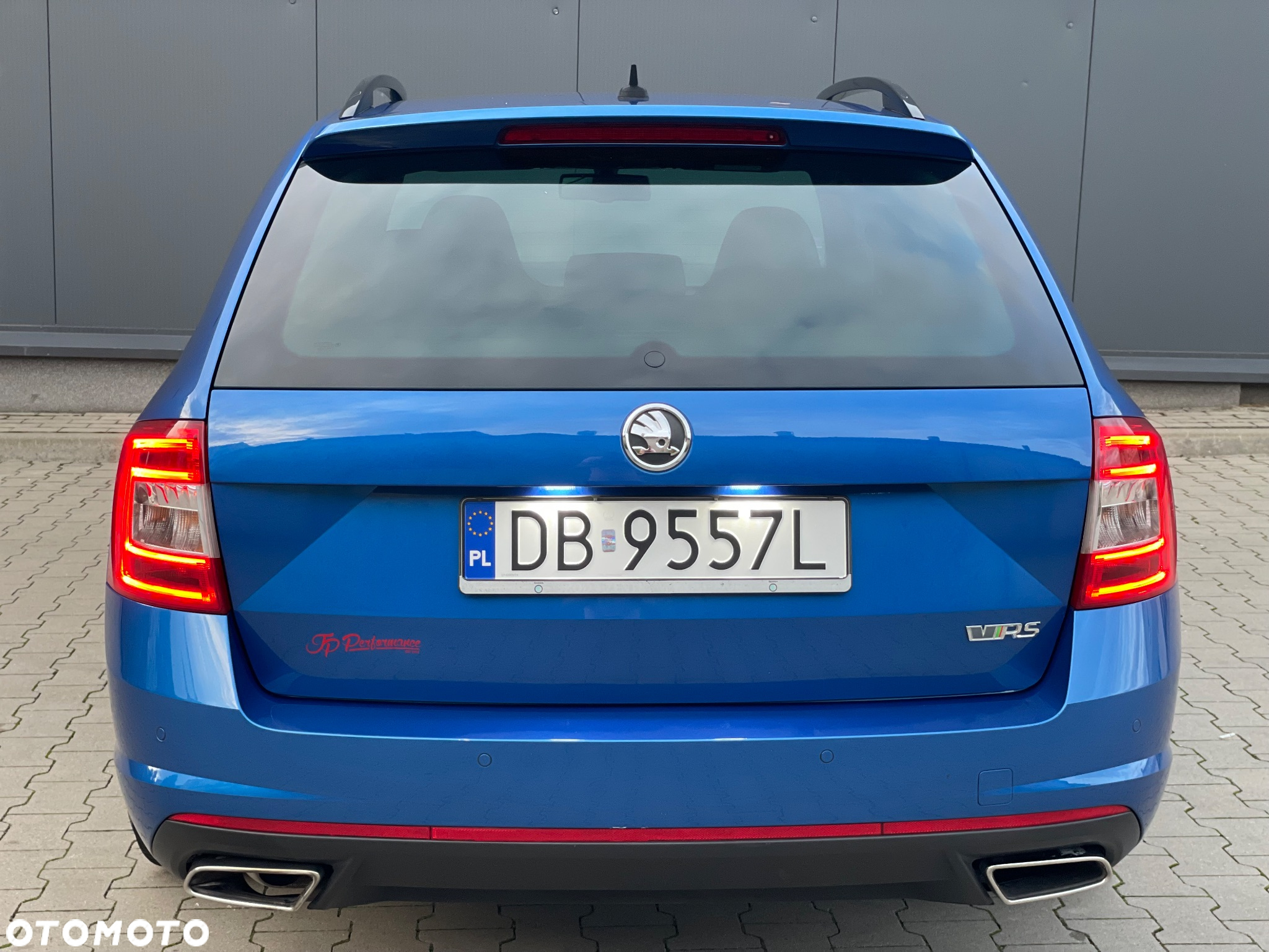 Skoda Octavia Combi 2.0 TDI RS - 8