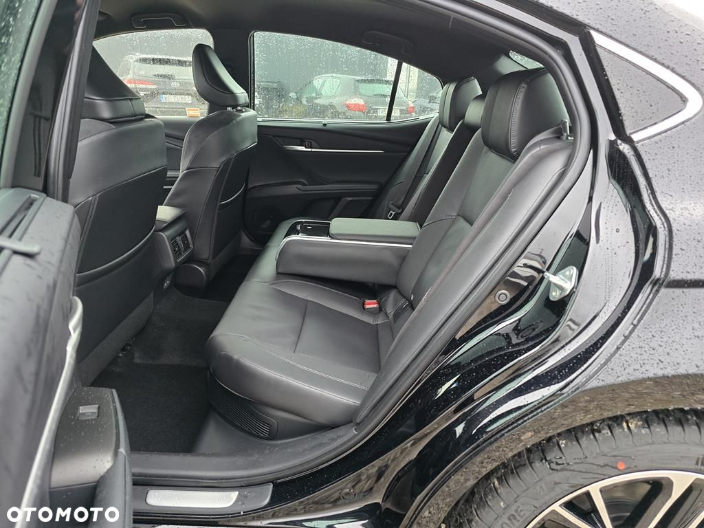 Toyota Camry 2.5 Hybrid Executive CVT - 9