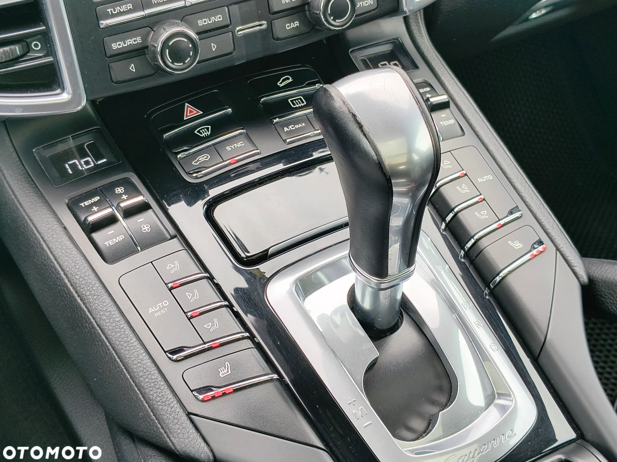Porsche Cayenne - 13