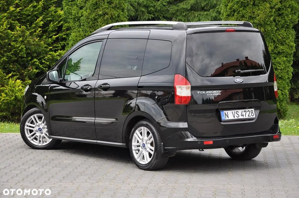 Ford Tourneo Courier 1.5 TDCi Titanium - 17
