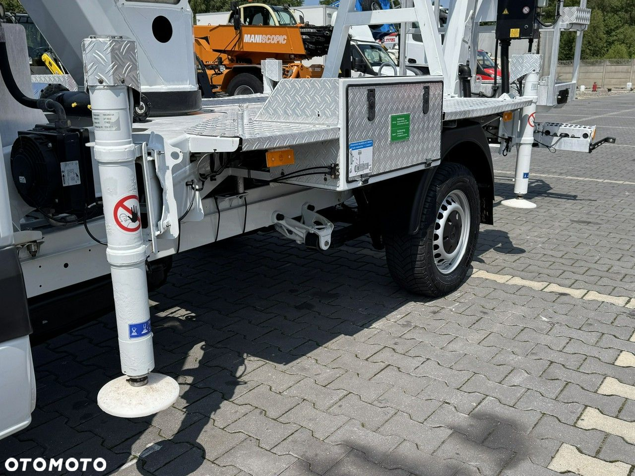 Mercedes-Benz Sprinter - 11