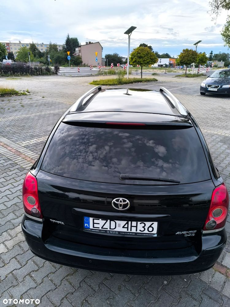 Toyota Avensis 2.0 D-4D - 12