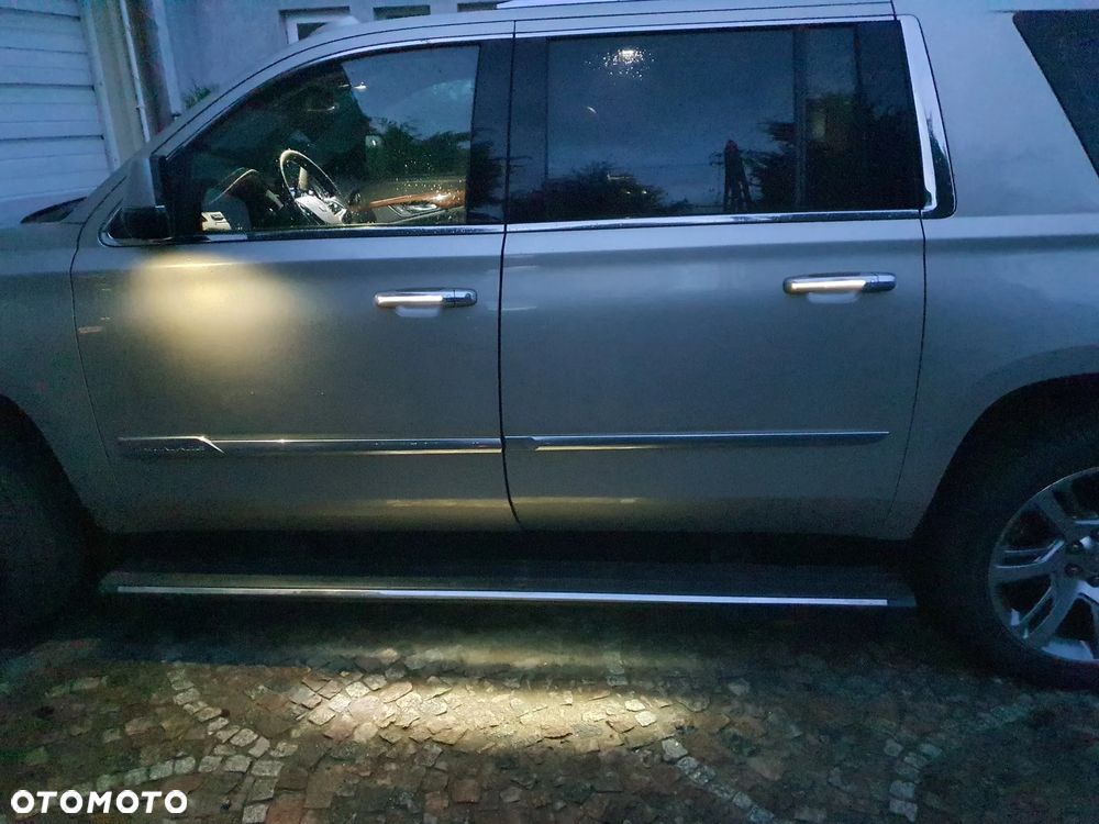 Cadillac Escalade ESV 6.2 V8 AWD AT Premium - 14