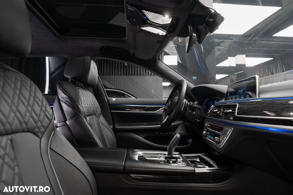 BMW Seria 7 740d xDrive - 38