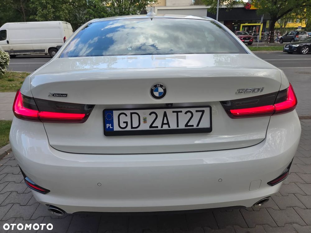 BMW Seria 3 320i xDrive - 18