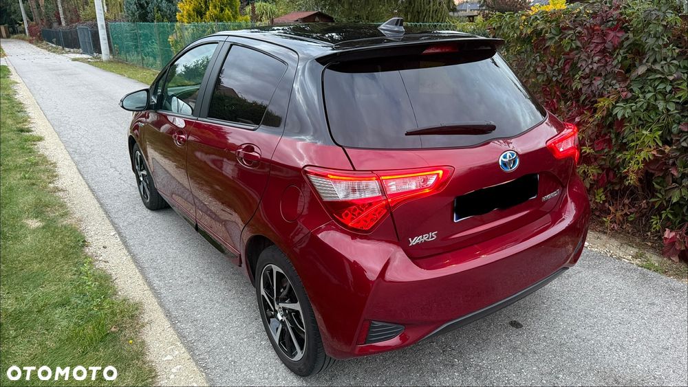 Toyota Yaris Hybrid 100 Selection - 7
