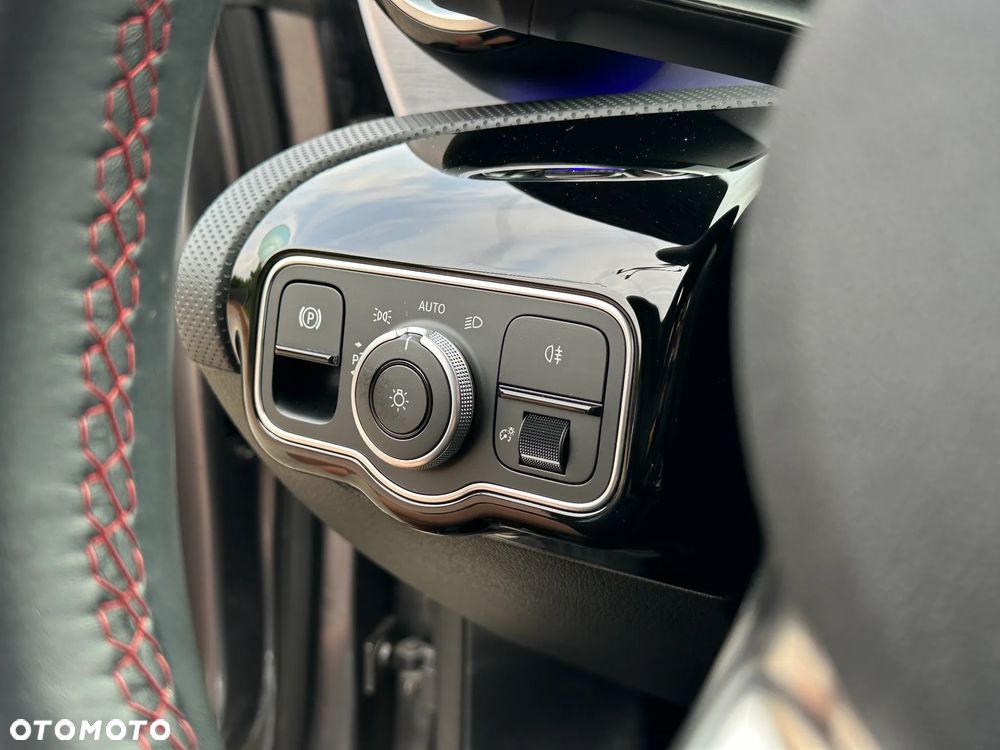 Mercedes-Benz CLA 200 AMG Line 7G-DCT - 24