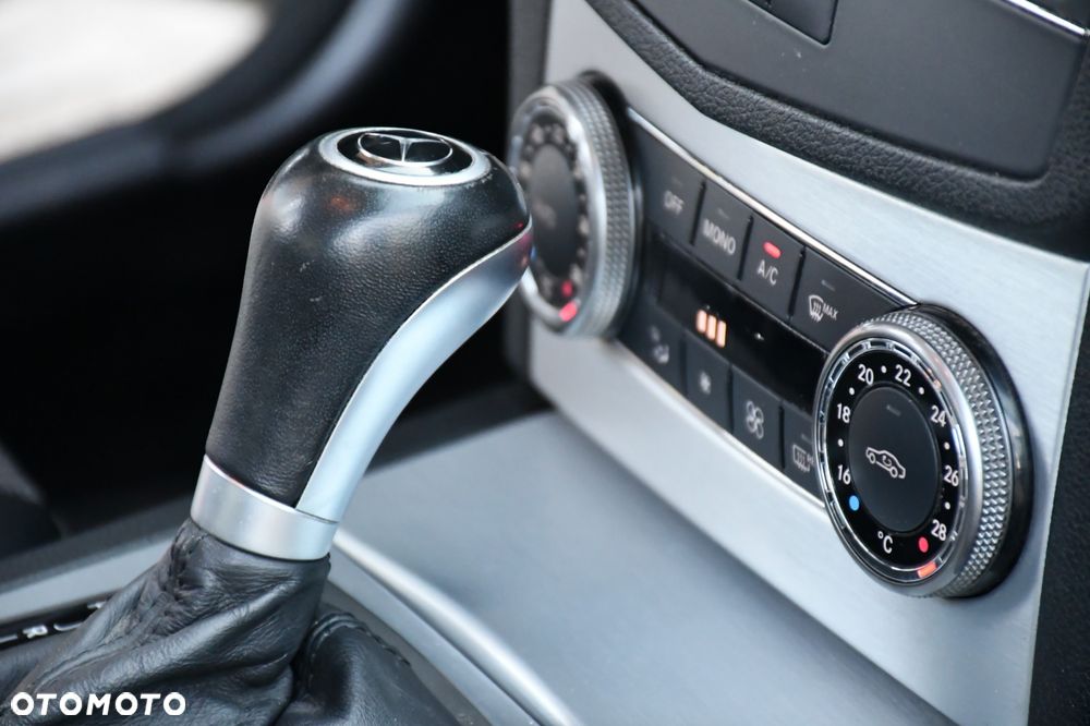 Mercedes-Benz Klasa C 220 CDI DPF Automatik Avantgarde - 17