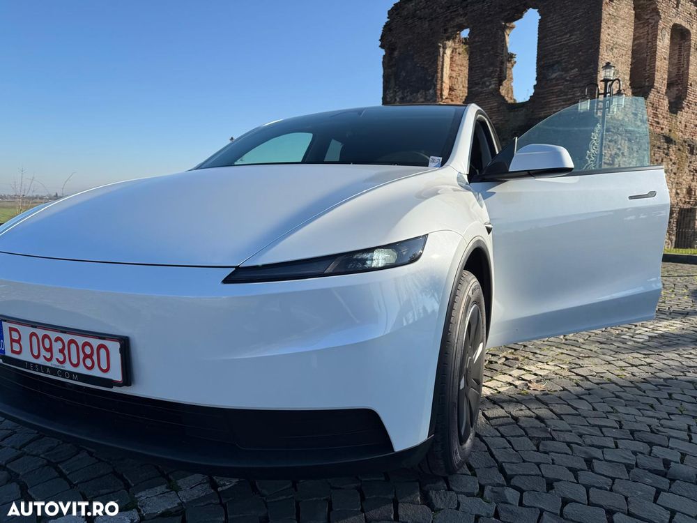 Tesla Model Y RWD - 5