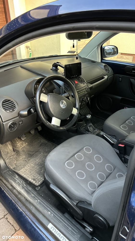 Volkswagen New Beetle - 4