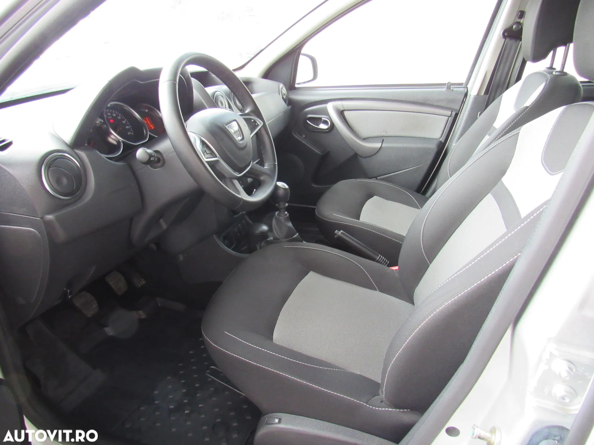 Dacia Duster 1.5 dCi 4x2 Laureate - 17