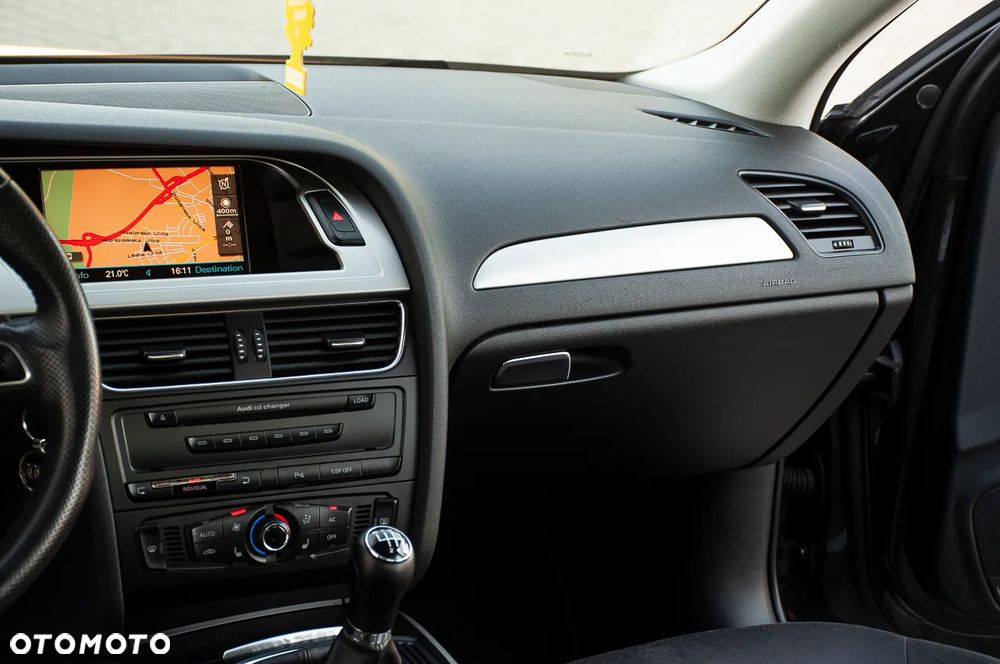 Audi A4 Limousine 2.0 TDI DPF Ambiente - 29