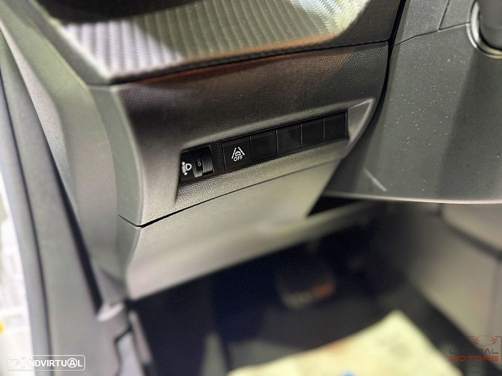 Peugeot 2008 1.2 PureTech Active Pack EAT8 - 18