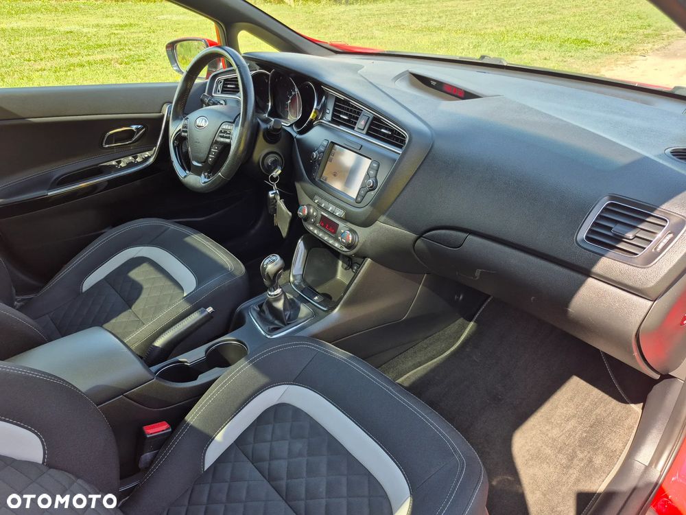 Kia Ceed 1.6 CRDi 136 ISG GT Line - 26