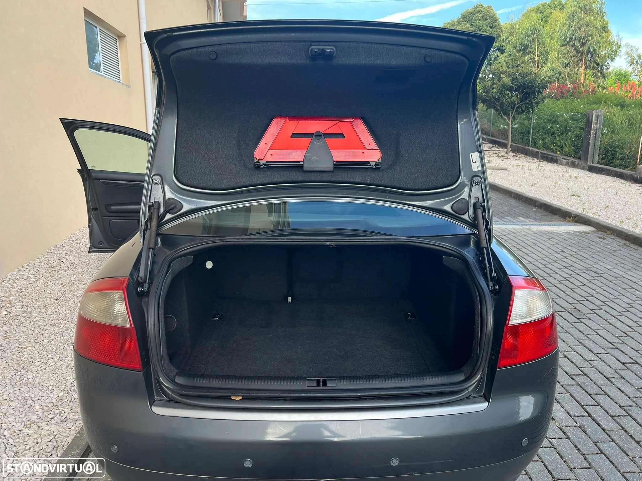 Audi A4 1.9 TDI multitronic - 9