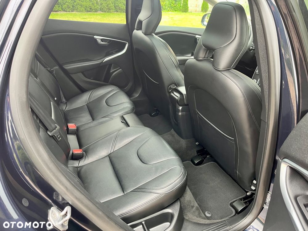Volvo V40 D2 Momentum - 16