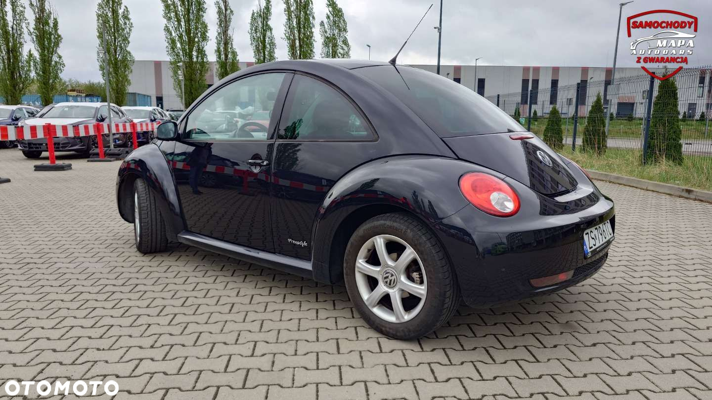 Volkswagen New Beetle - 4