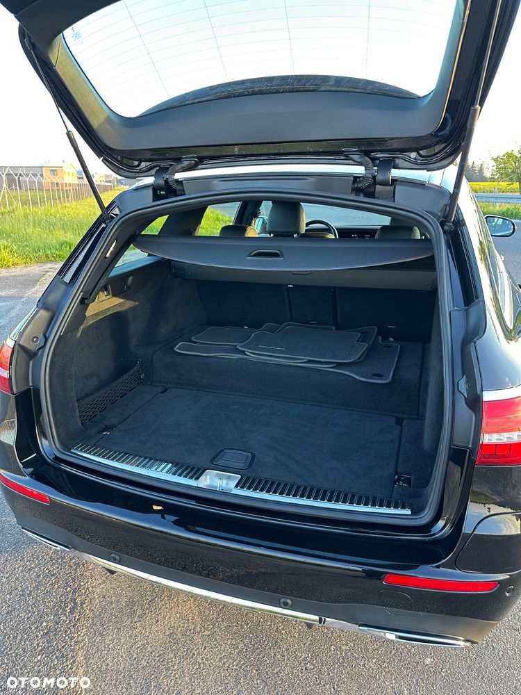 Mercedes-Benz Klasa E 300 9G-TRONIC AMG Line - 18