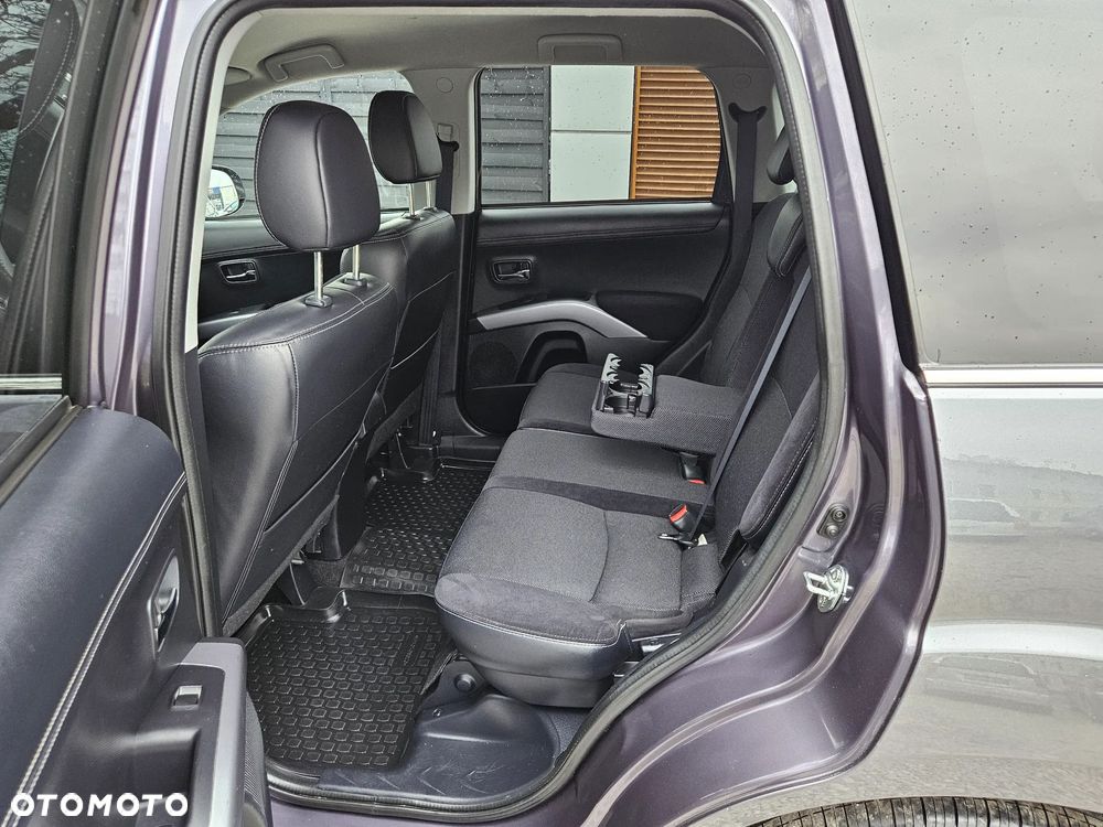Mitsubishi Outlander 2.0 DI-D 4WD Intense - 13
