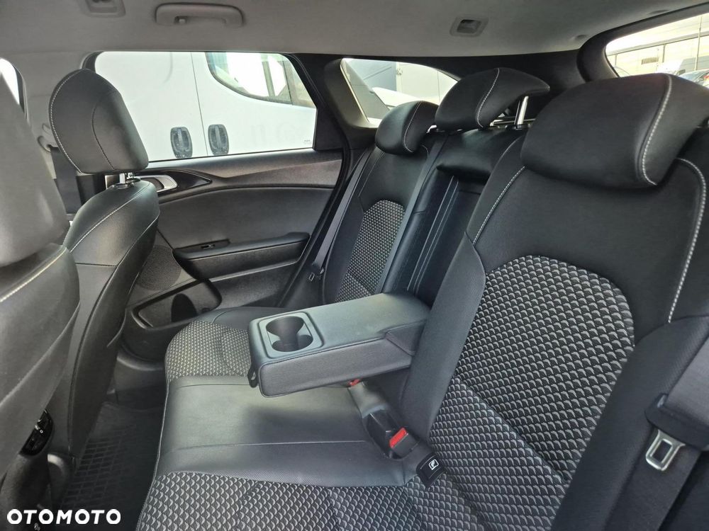 Kia Ceed - 16