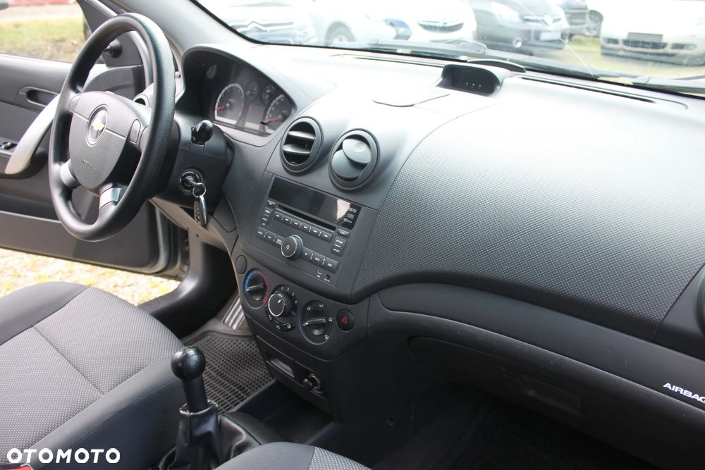Chevrolet Aveo - 16