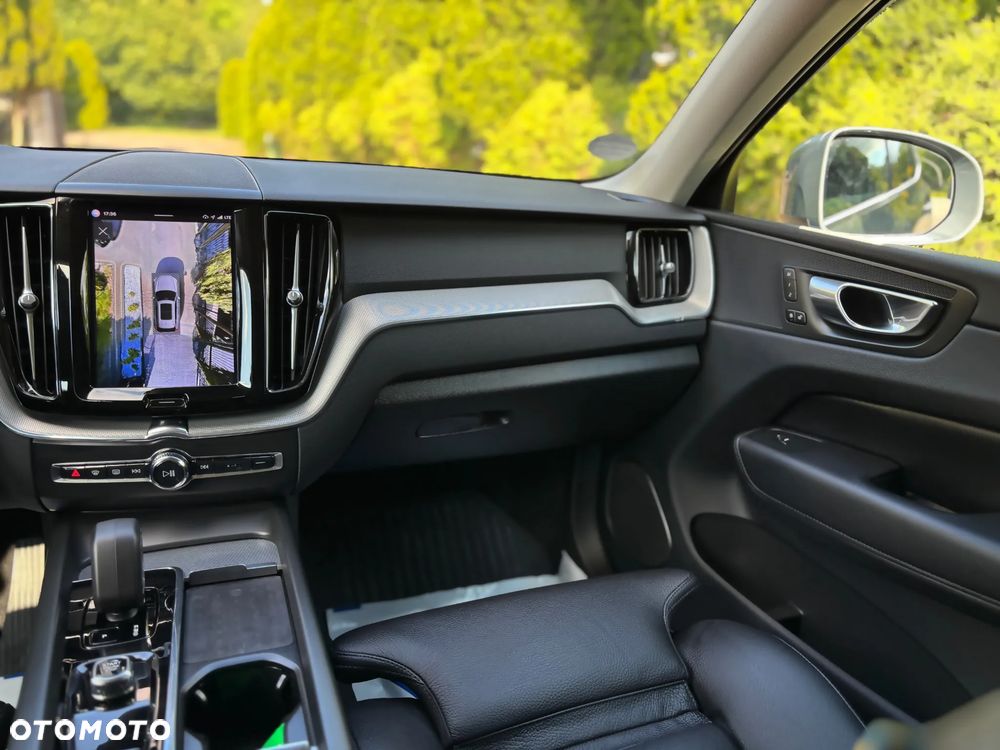 Volvo XC 60 B4 D AWD Geartronic Inscription - 24