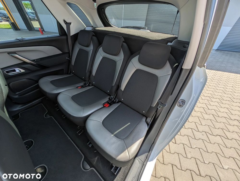 Citroën C4 Picasso PureTech 130 Stop&Start SHINE - 38