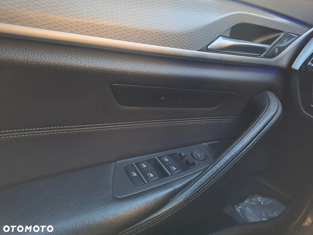 BMW Seria 5 520d M Sport Edition - 17