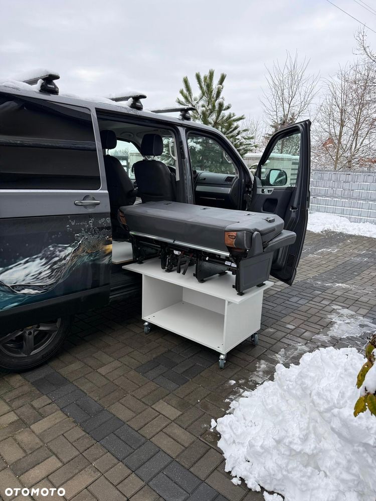 Volkswagen Multivan - 18