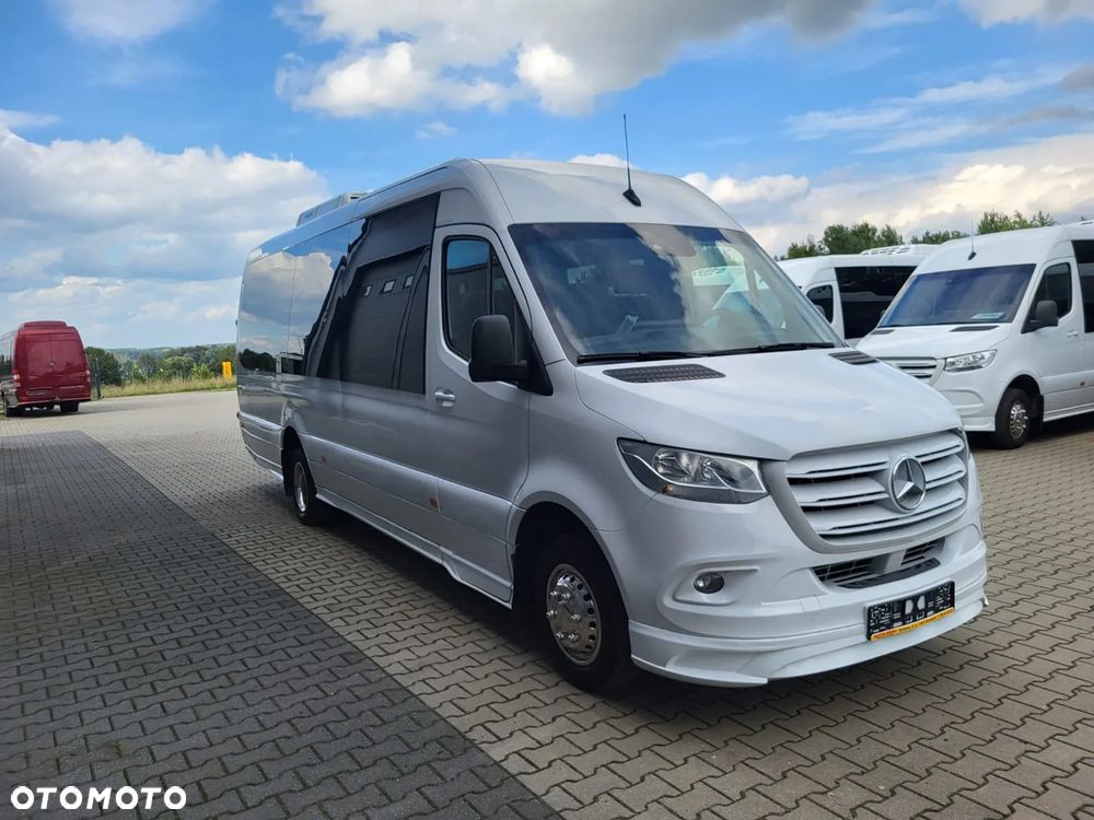 Mercedes-Benz Sprinter 519 CDI 24 miejsca + 3 stojące