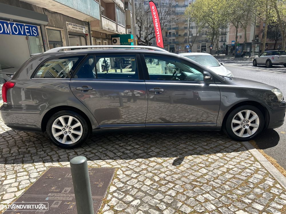 Toyota Avensis SW 2.0 D-4D - 9