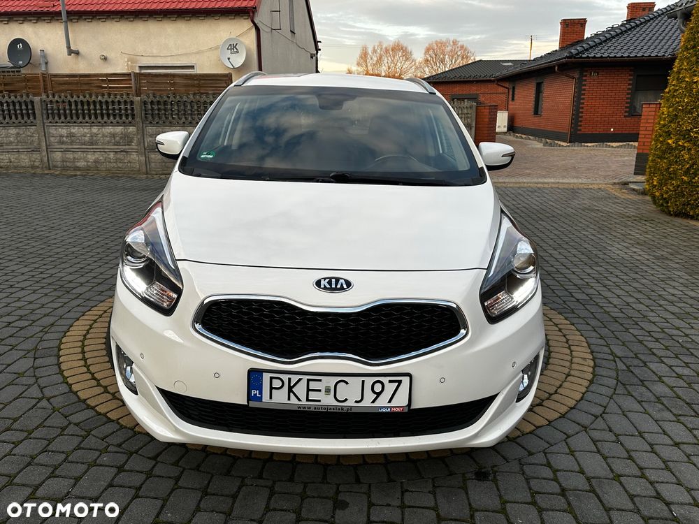 Kia Carens - 8