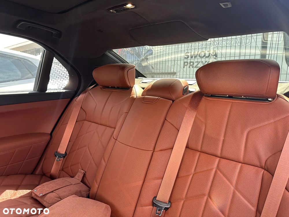 BMW Seria 7 740d xDrive mHEV sport - 18