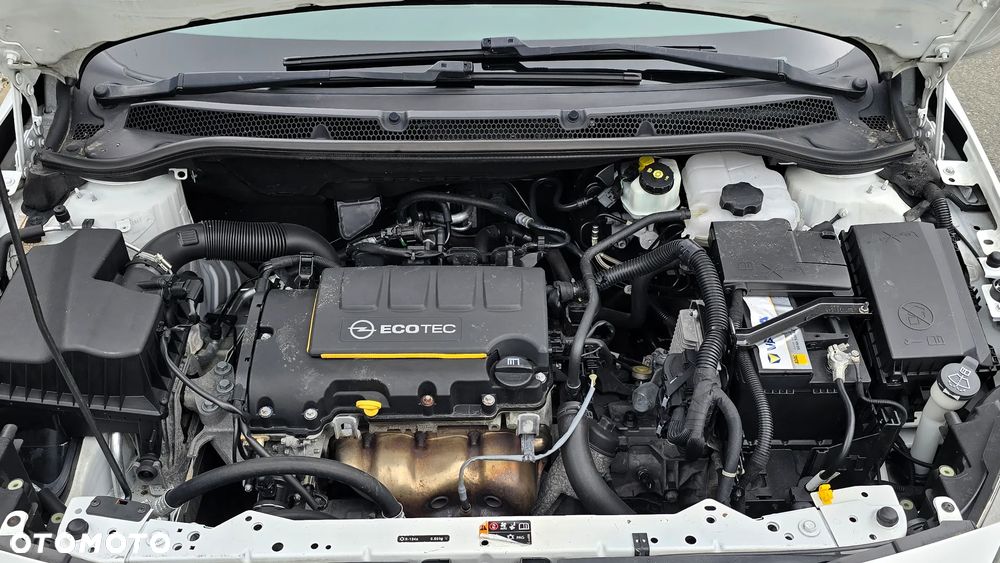 Opel Astra 1.4 ecoFLEX - 19