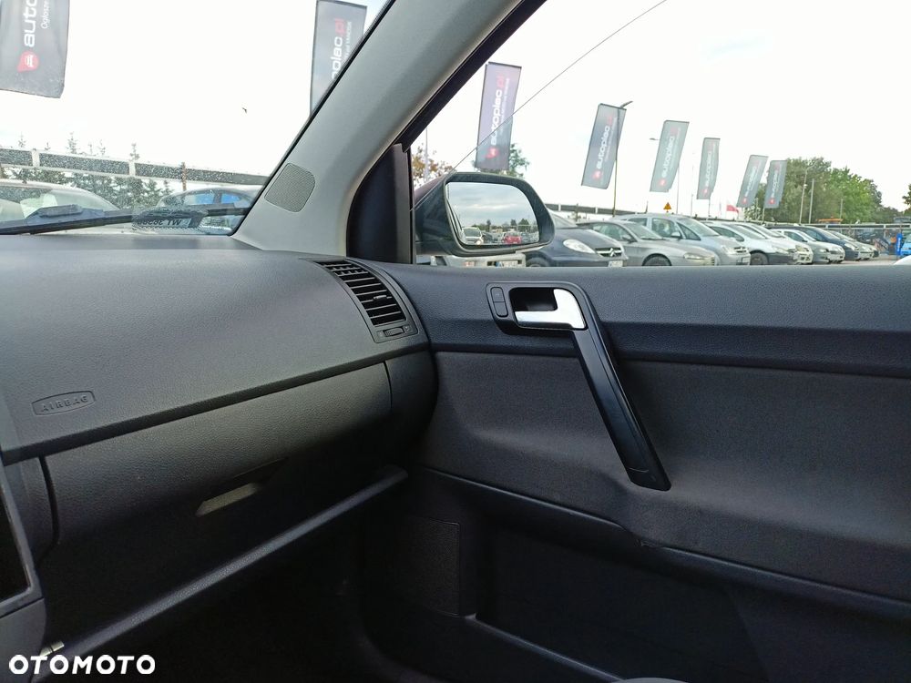 Volkswagen Polo - 12