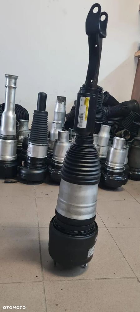 Amortyzator Mercedes W213 CLS Prawa Strona 4matic - 3