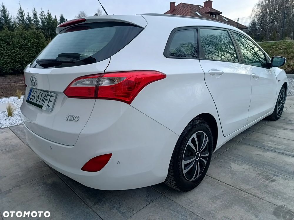 Hyundai i30 blue 1.6 CRDi Style - 6