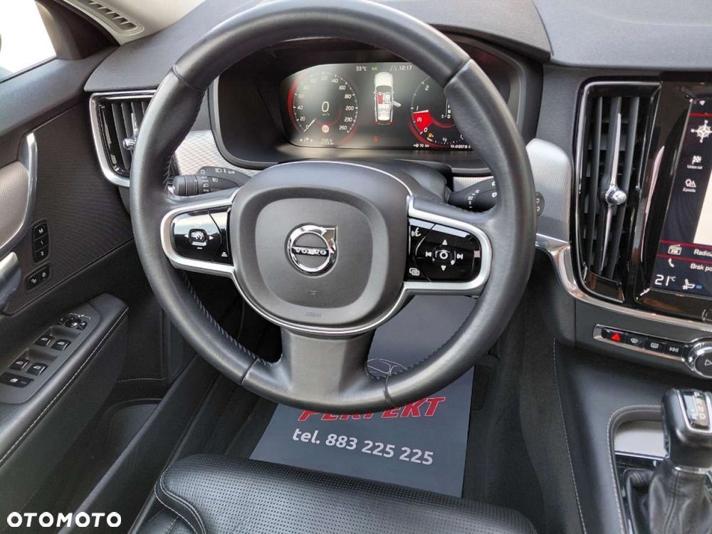 Volvo V90 Cross Country - 19