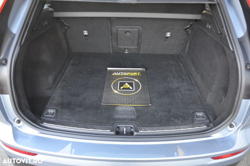 Volvo XC 60 D4 AWD Geartronic Momentum - 36