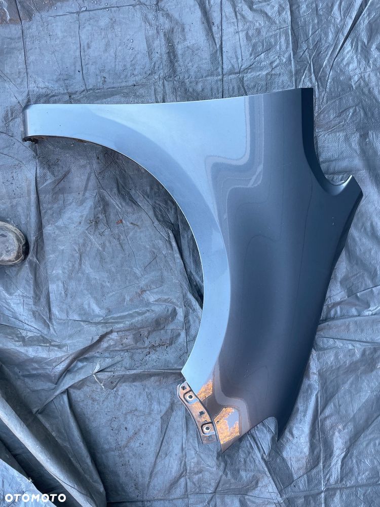 SEAT ALHAMBRA 7N SHARAN 7N błotnik prawy przód w kolor LR7H