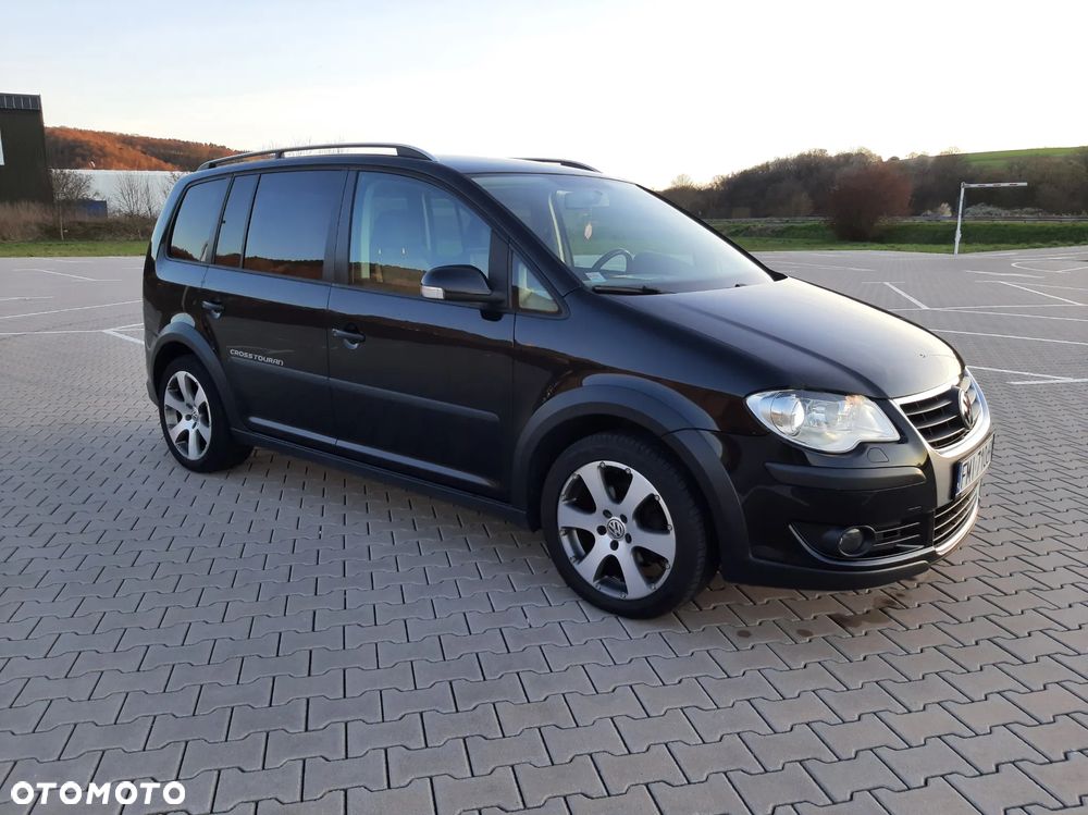 Volkswagen Touran 2.0 TDI DPF Highline - 10