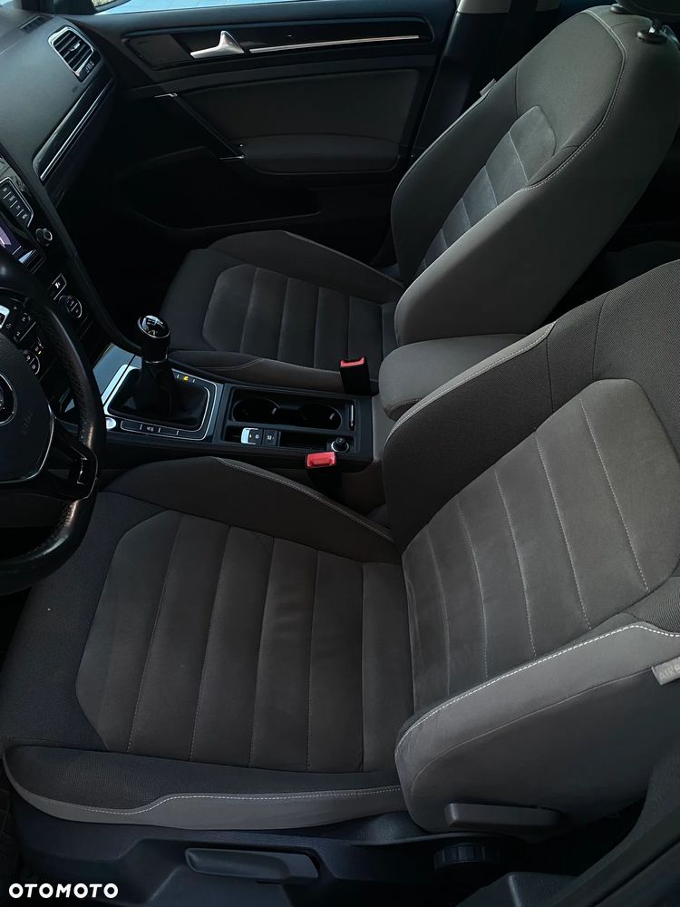 Volkswagen Golf 1.6 TDI DPF BlueMotion Technology Comfortline - 23