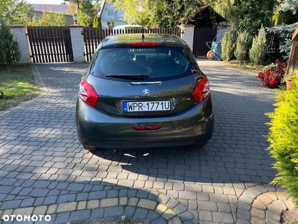 Peugeot 208 - 6