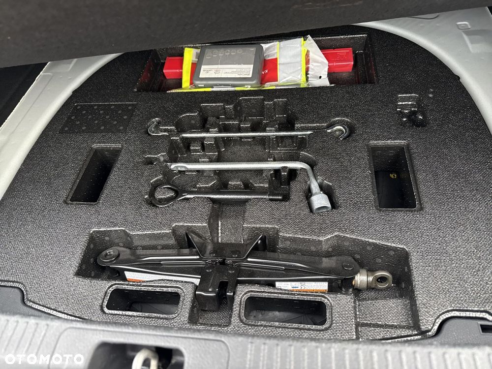 Toyota Camry 2.5 Hybrid Prestige CVT - 25